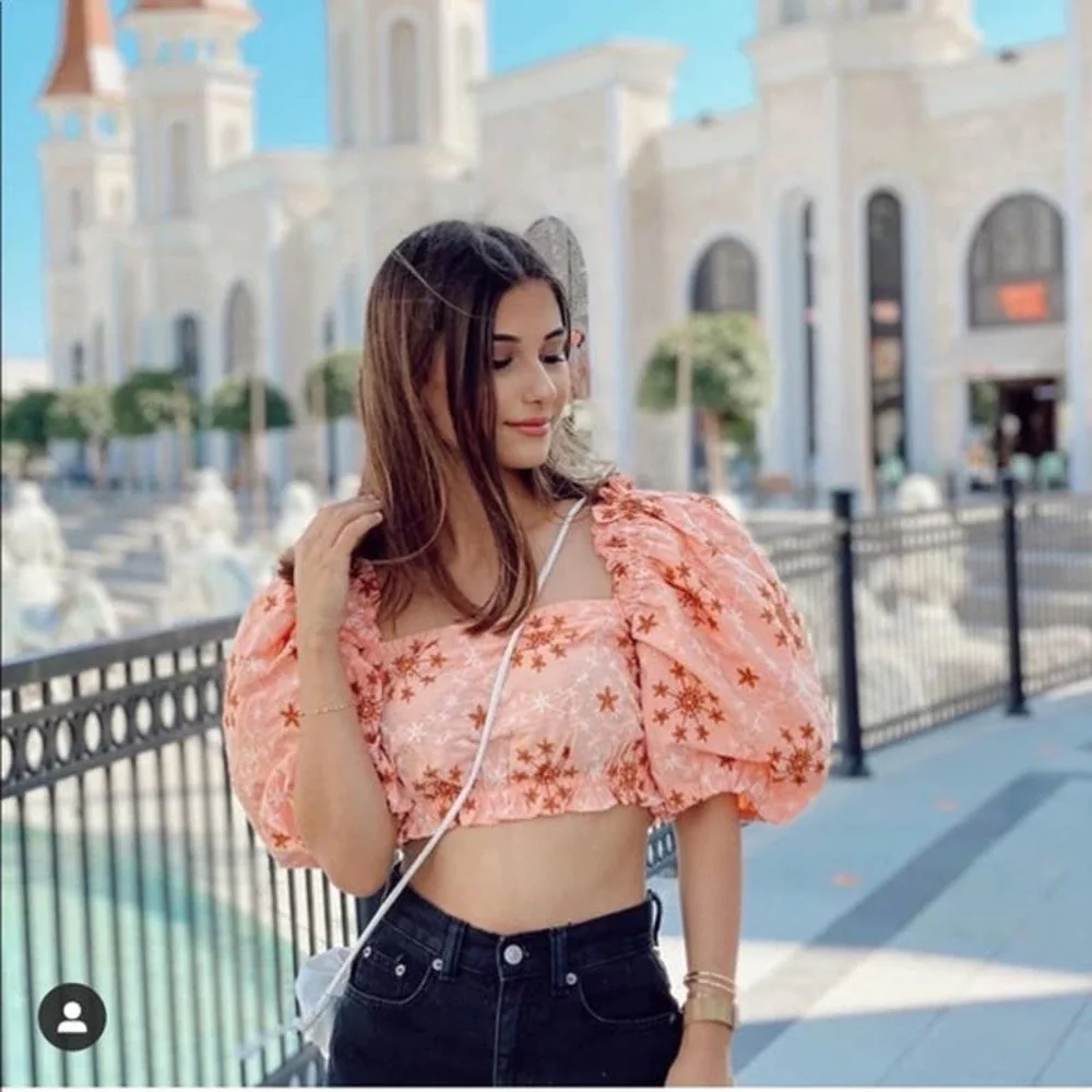 Zara Embroidered Voluminous Crop Top in Salmon - Picture 14 of 14